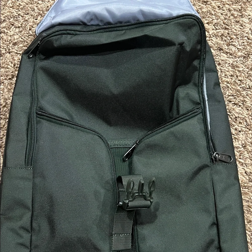 Under Armour Compel sling 2.0 backpack. - Picture 5 of 5